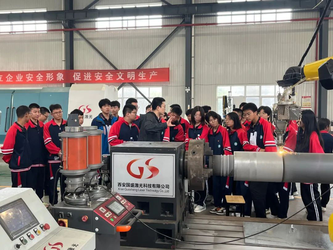 企校聯(lián)合、科技點燃夢想——渭南市三賢中學(xué)走進西安國盛激光